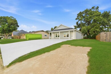 2521 Maple St unit 2521B, Liberty, TX 77575 - photo 4