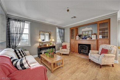 Intimate seating off kitchen