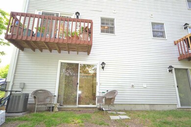 17 Wyndmere Dr unit 17, Londonderry, NH 03053 - photo 3