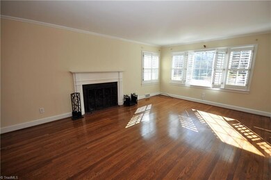 Living Room with fireplace