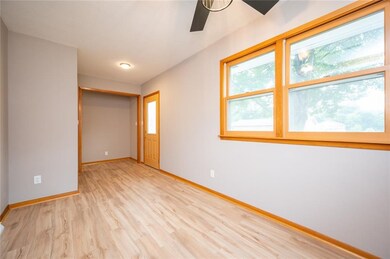 3920 40th St, Des Moines, IA 50310 - photo 3