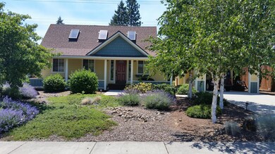 2312 Parkhill Place, Medford, OR 97504 - photo 2