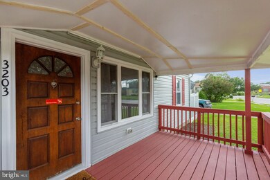 3203 Bryant Ave, Halethorpe, MD 21227 - photo 5