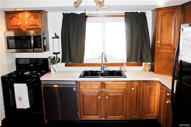 1332 Greenbrier Ln, North Tonawanda, NY 14120 - photo 7