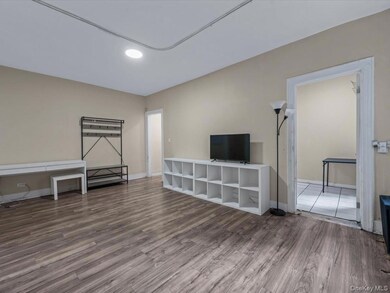 Arlington Arms unit 3, Flushing, NY 11355 - photo 6