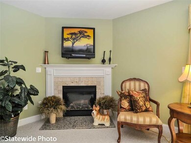 1 Gray Coach W unit 119, Cranston, RI 02921 - photo 5