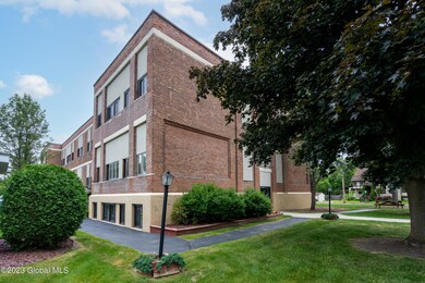 222 S Ten Broeck St-4