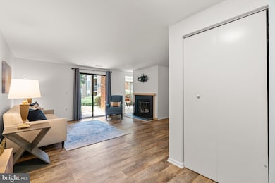 13128 Wonderland Way, Germantown, MD 20874 - photo 6