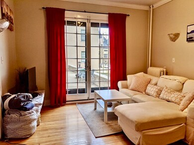 174 Winthrop Rd unit 1, Brookline, MA 02445 - photo 3