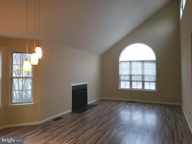 26 Dennis Ct, Hightstown, NJ 08520 - photo 2