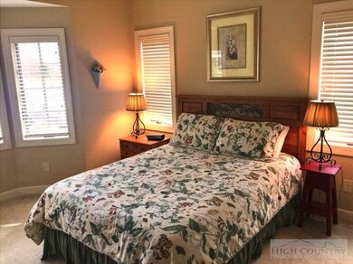Loft: Cozy place for extra guests.