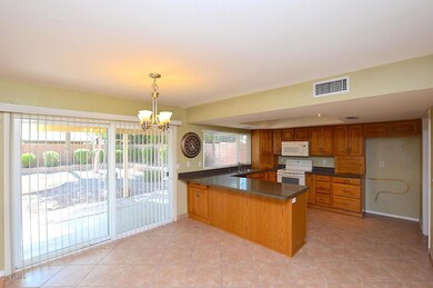 2356 S Davis Cir, Mesa, AZ 85210 - photo 5