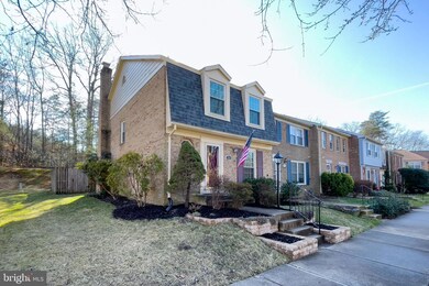 7911 Bethelen Woods Ln, Springfield, VA 22153 - photo 4