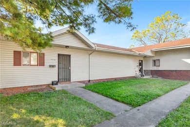 7511 Jeffries Ave, Garfield Heights, OH 44105 - photo 2