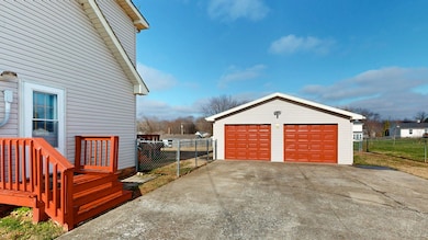 1061 Merritt Lewis Ln, Clarksville, TN 37042 - photo 2