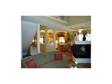 Nice flow from great room to dining to kitchen. Th