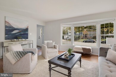 1004 Country Club Dr NE, Vienna, VA 22180 - photo 7