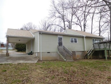 304 Cresent Dr, Asheboro, NC 27203 - photo 3