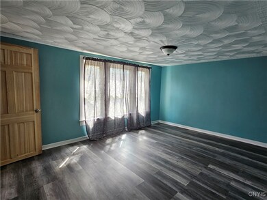 330 Gilbert St, Utica, NY 13501 - photo 4