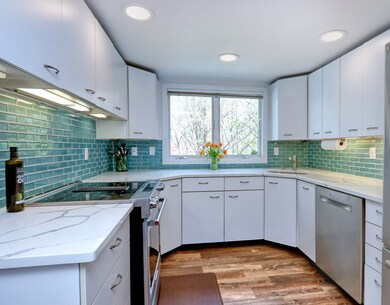 11 Juniper Ridge Rd, Lincoln, MA 01773 - photo 3