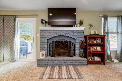 413 N Washington St, Raymore, MO 64083 - photo 7