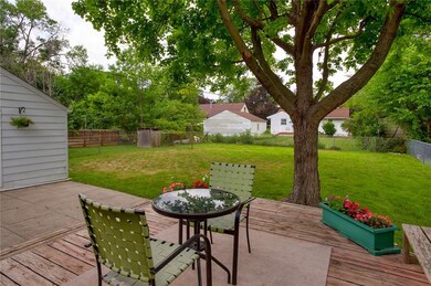 2604 48th St, Des Moines, IA 50310 - photo 6