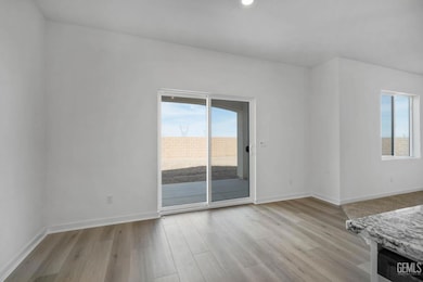 707 Dr, Shafter, CA 93263 - photo 4