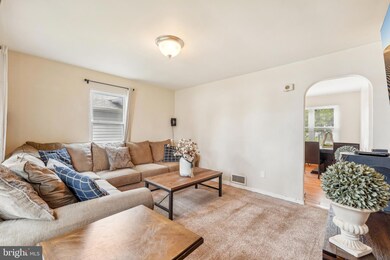 2810 W Emaus Ave, Allentown, PA 18103 - photo 4