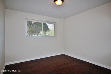 6748 Cotton Tail Ln, Jacksonville, FL 32210 - photo 7