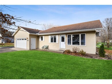 Great location minutes from shopping, Hwy 10, Comm