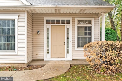 213 Homestead Cir, Columbus, NJ 08022 - photo 2