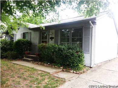 9004 Lantana Dr, Louisville, KY 40229 - photo 2