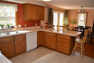 97 Schanda Dr, Newmarket, NH 03857 - photo 2