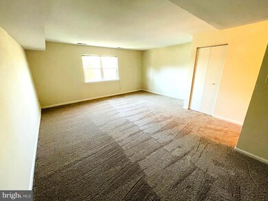 5914 Mayflower Ct, Alexandria, VA 22312 - photo 6