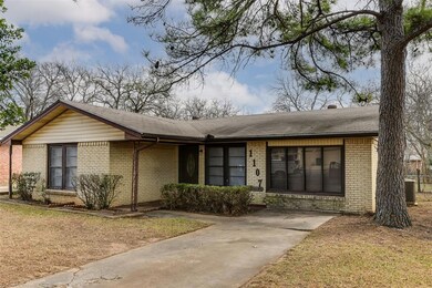 1107 Davis St, Cleburne, TX 76033 - photo 3