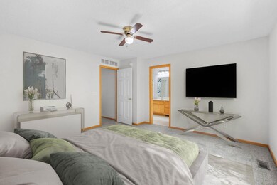 1076 Hillvale Ave N, Oakdale, MN 55128 - photo 7