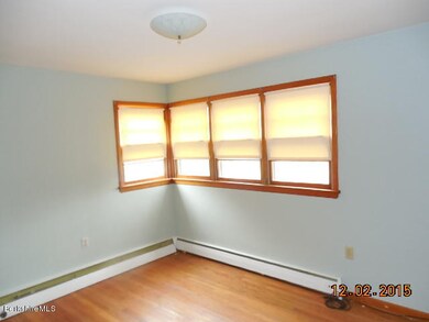 7 Bed 1