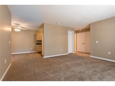 1624 Colonial Club Dr unit 101, New Albany, IN 47150 - photo 6