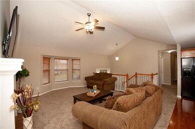 601 Forrest View Ct, Raymore, MO 64083 - photo 4