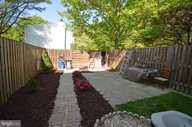 8658 Bent Arrow Ct, Springfield, VA 22153 - photo 4