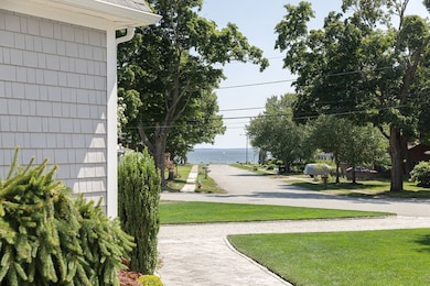 1040 Buttonwoods Ave, Warwick, RI 02886 - photo 4