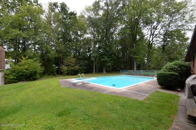 19 Wilkes Ln, Mountain Top, PA 18707 - photo 4