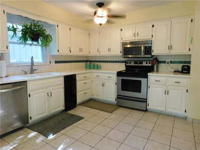 9331 Alden St, Lenexa, KS 66215 - photo 4