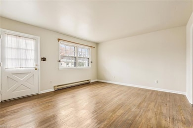 632 Daniel Dr, Newport News, VA 23601 - photo 4