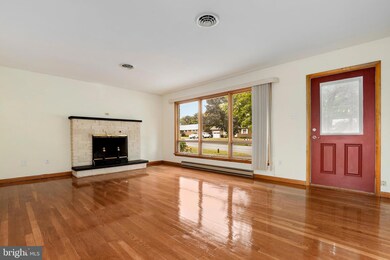 17930 Oak Ridge Dr, Hagerstown, MD 21740 - photo 4