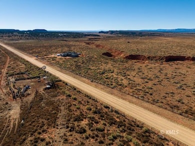 1950 Lost Spring Dr, Kanab, UT 84741 - photo 2