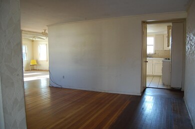 LivRm into Kitchen