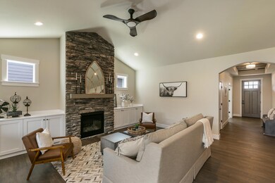 4355 SW Badger Creek Dr, Redmond, OR 97756 - photo 2