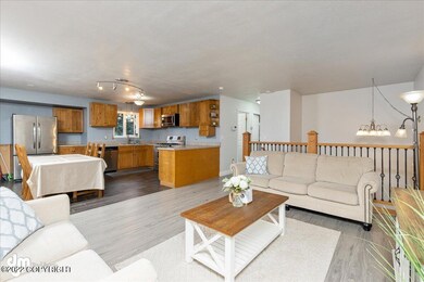 05-Living Room 20220801-DW-1030
