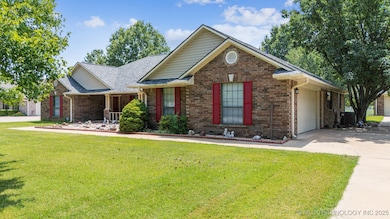 1208 NE 5th St, Pryor, OK 74361 - photo 4